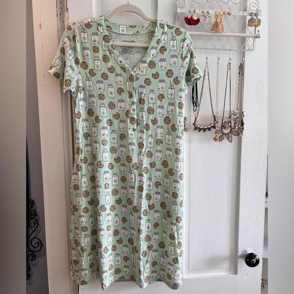Magnetic Me Nightgown